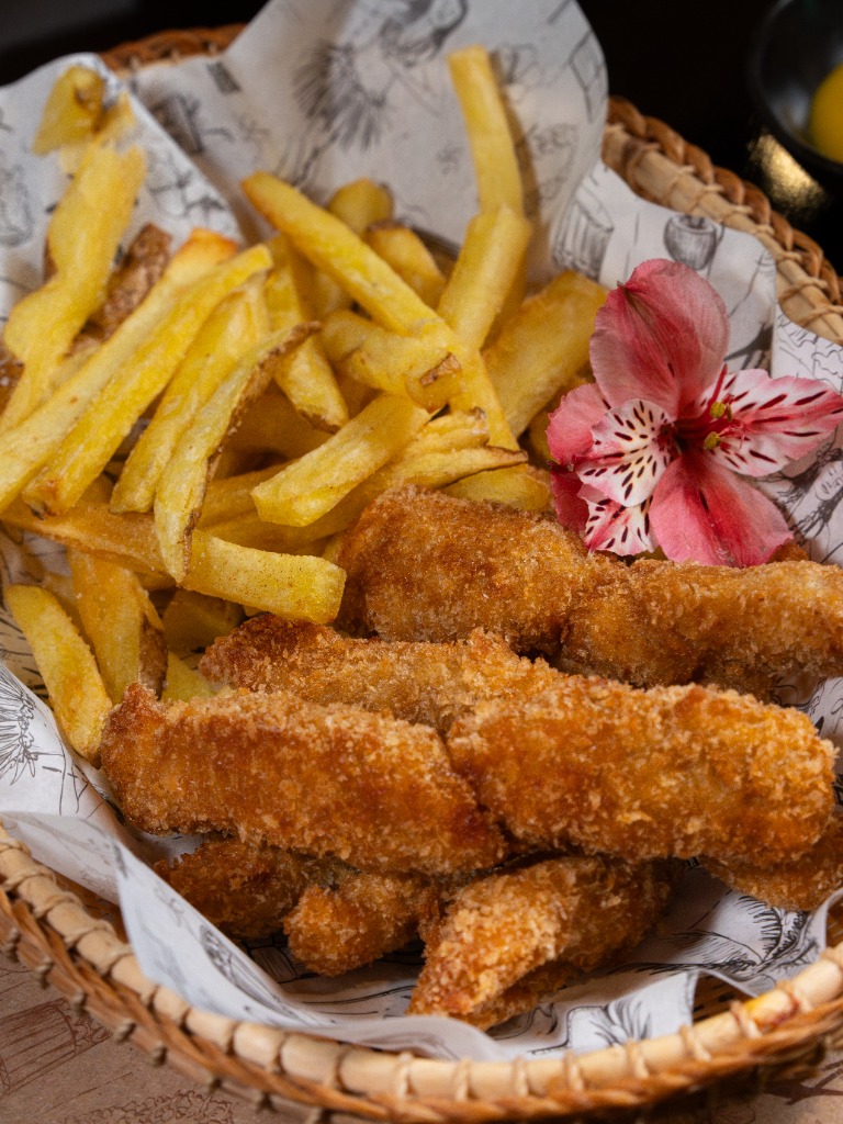 Papas y piqueos crujientes